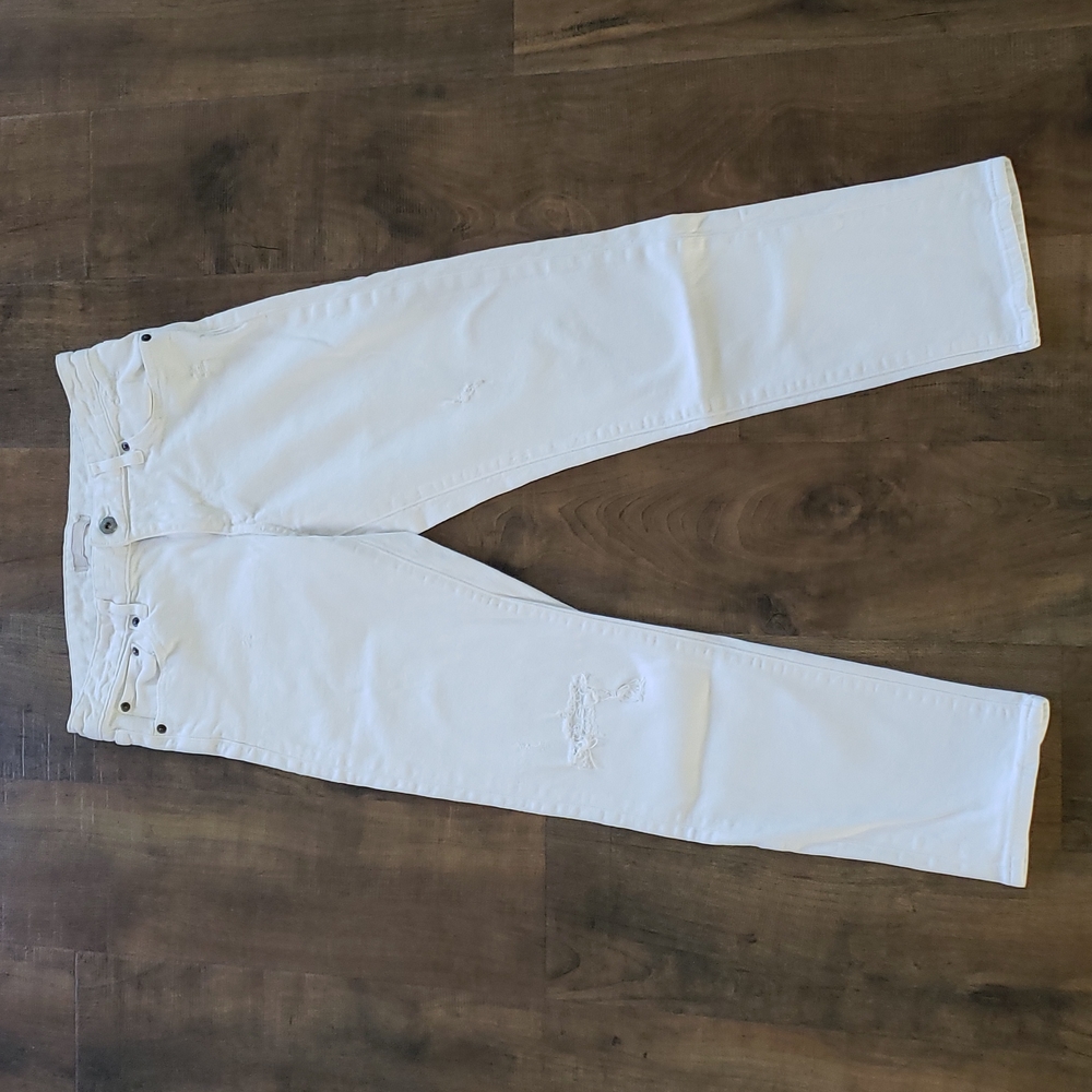 Uniqlo Cropped White Jeans